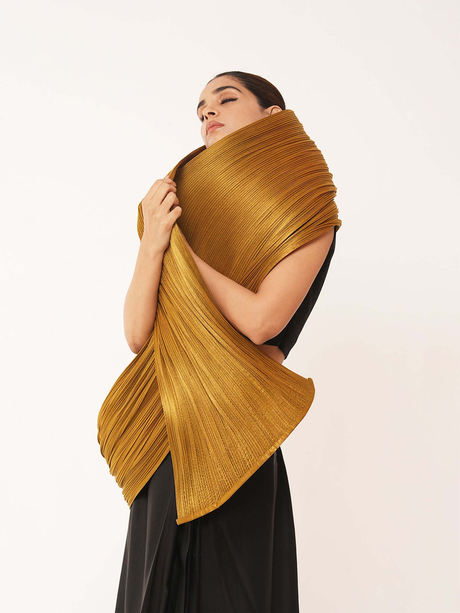 Molten Concept Saree In Black And Gold